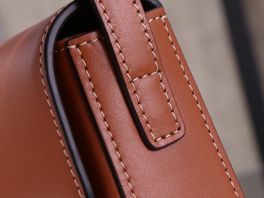 CELINE Triomphe 凱旋門腋下包_6