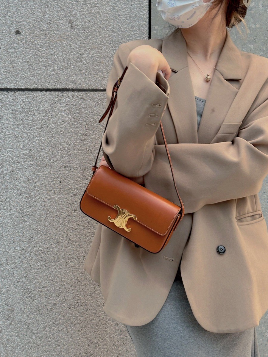 CELINE Triomphe 凱旋門腋下包_21