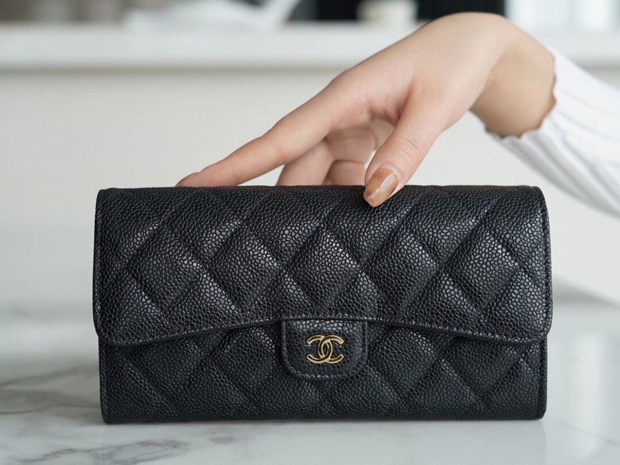 「Classic Flap」經典兩折長夾 黑金牛_1