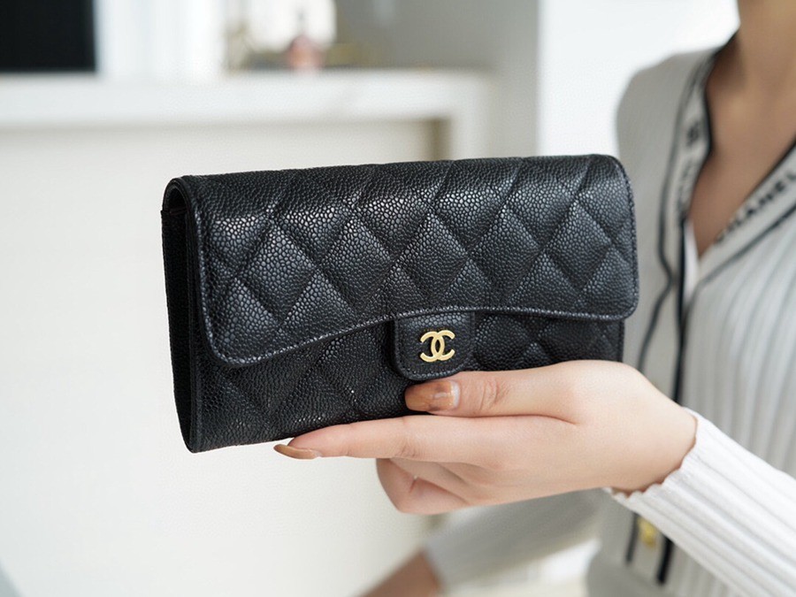 「Classic Flap」經典兩折長夾 黑金牛_3