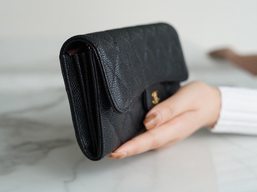 「Classic Flap」經典兩折長夾 黑金牛_4