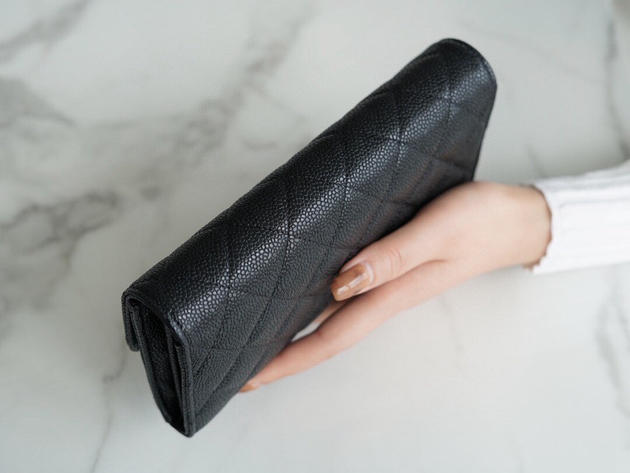 「Classic Flap」經典兩折長夾 黑金牛_8