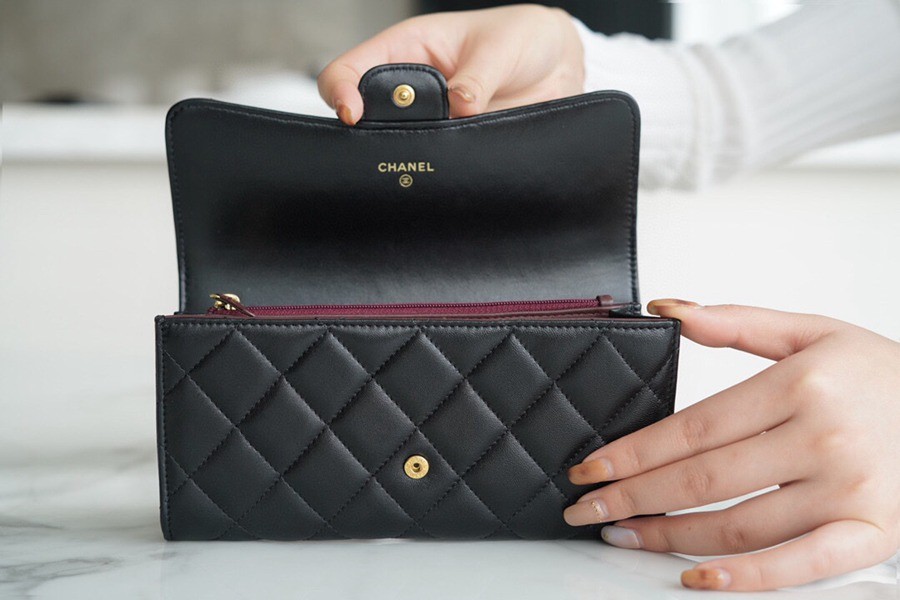 「Classic Flap」經典兩折長夾 黑羊金_4