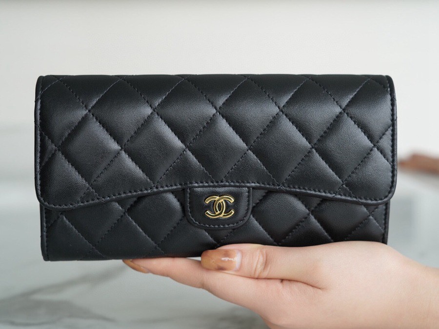 「Classic Flap」經典兩折長夾 黑羊金_7