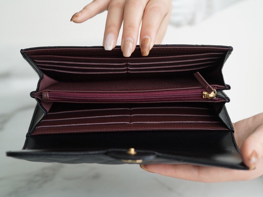 「Classic Flap」經典兩折長夾 黑羊金_5