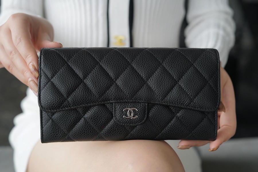 「Classic Flap」經典兩折長夾 正品皮 黑牛銀_2