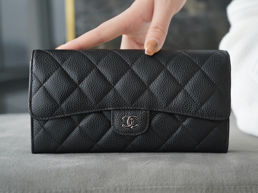 「Classic Flap」經典兩折長夾 正品皮 黑牛銀_1