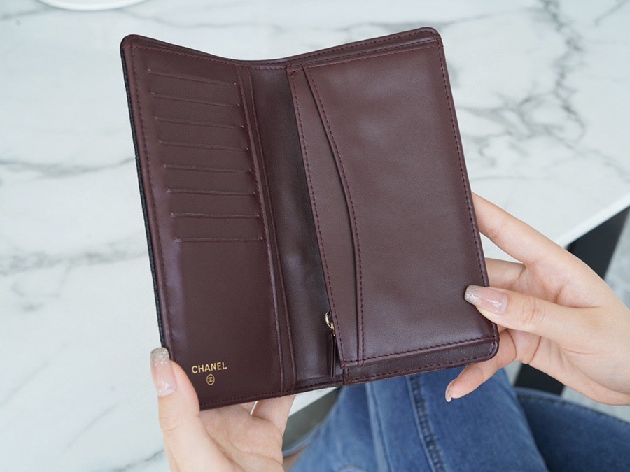 classic   Flap經典對折長夾 黑牛金_4