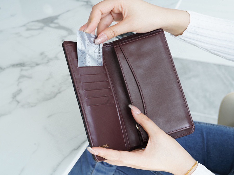 classic   Flap經典對折長夾 黑牛金_9