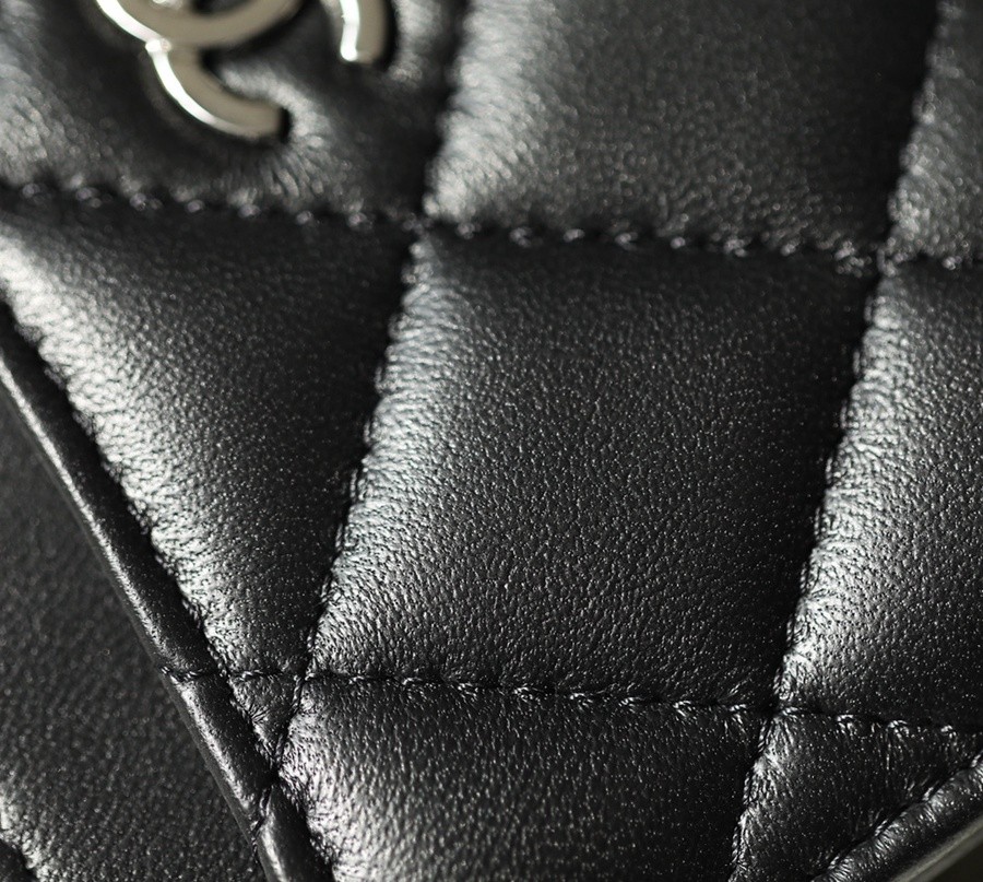 小香 Cardholder 羊皮黑銀卡套_4