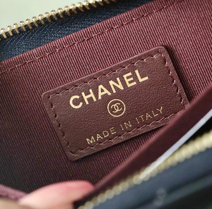 小香 Classic 經典拉鏈零錢包羊皮黑金_7