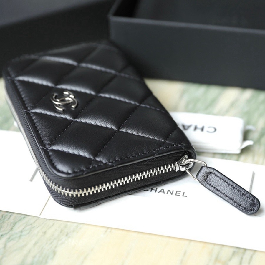 小香 Classic 經典拉鏈零錢包羊皮黑銀_5