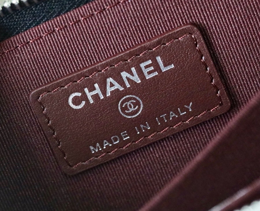 小香 Classic 經典拉鏈零錢包羊皮黑銀_8