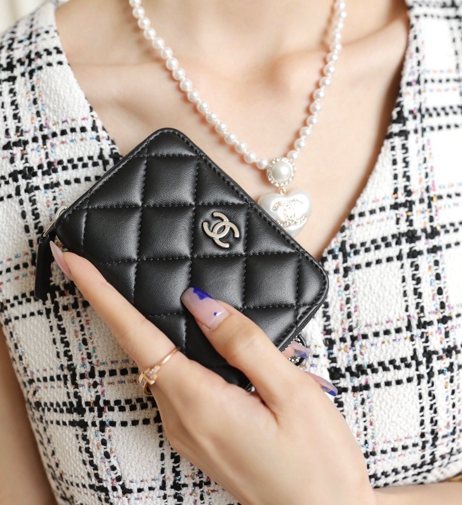 小香 Classic 經典拉鏈零錢包羊皮黑銀_9