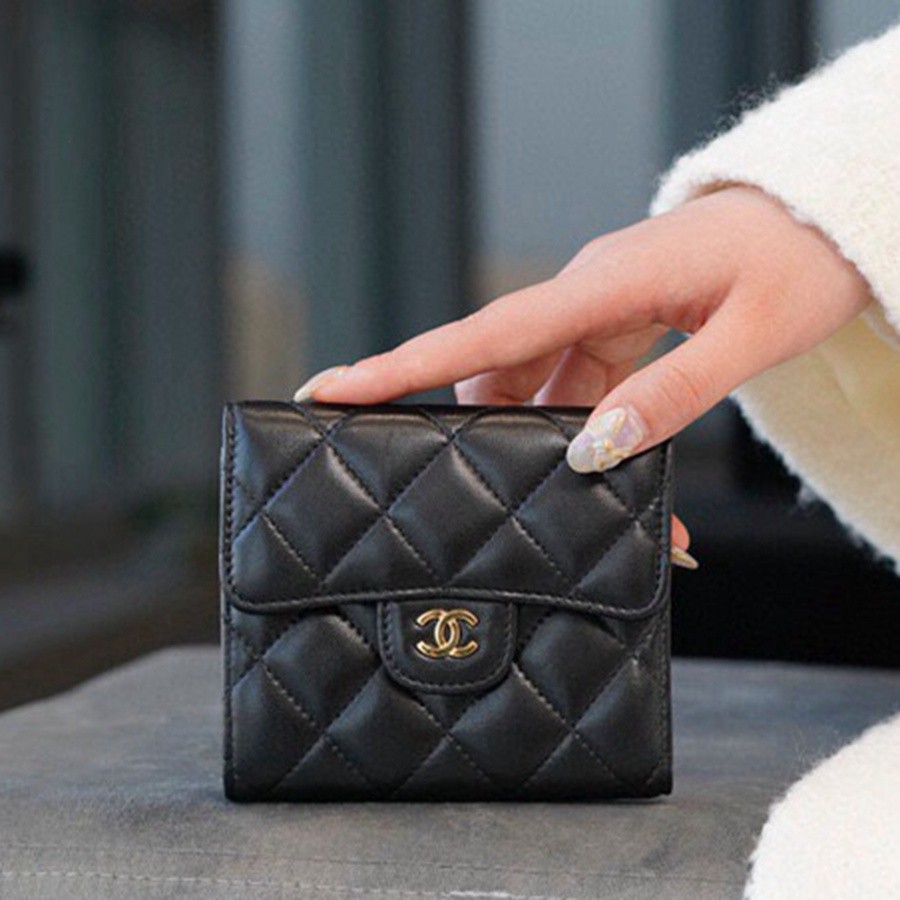 「Classic Flap」經典三折短夾 羊皮黑金_1