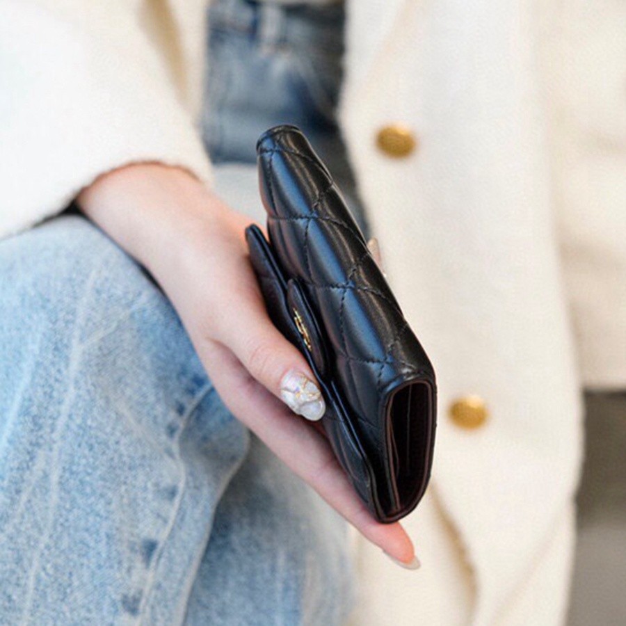 「Classic Flap」經典三折短夾 羊皮黑金_4