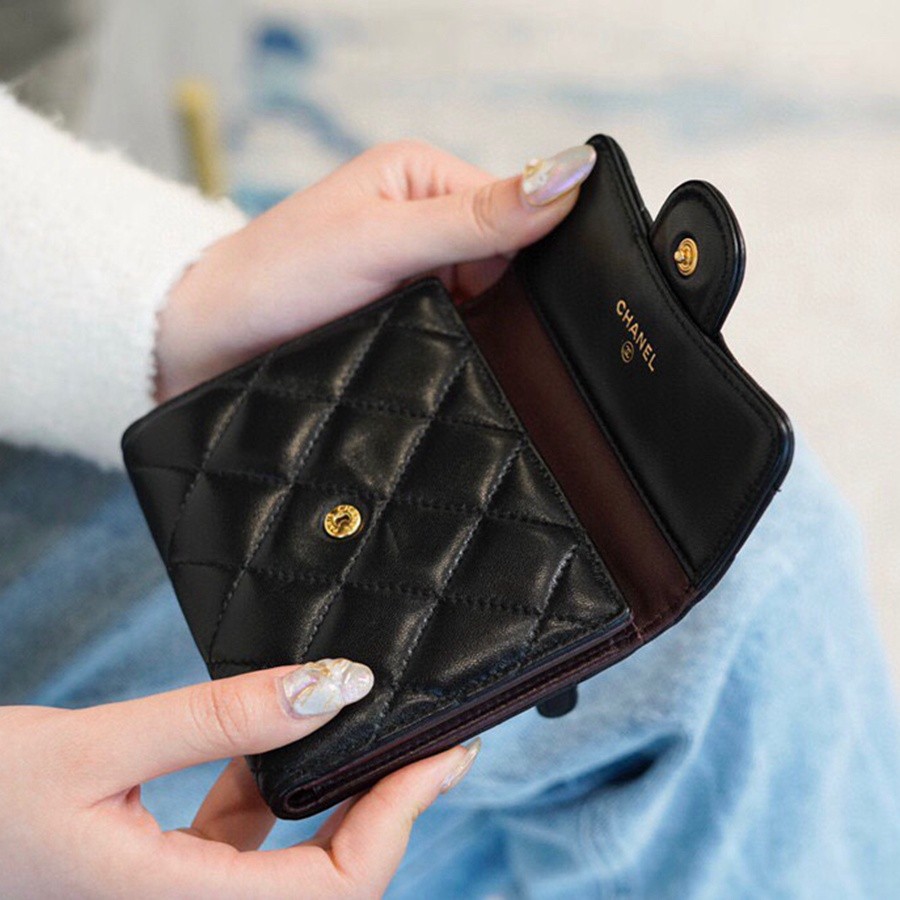 「Classic Flap」經典三折短夾 羊皮黑金_7