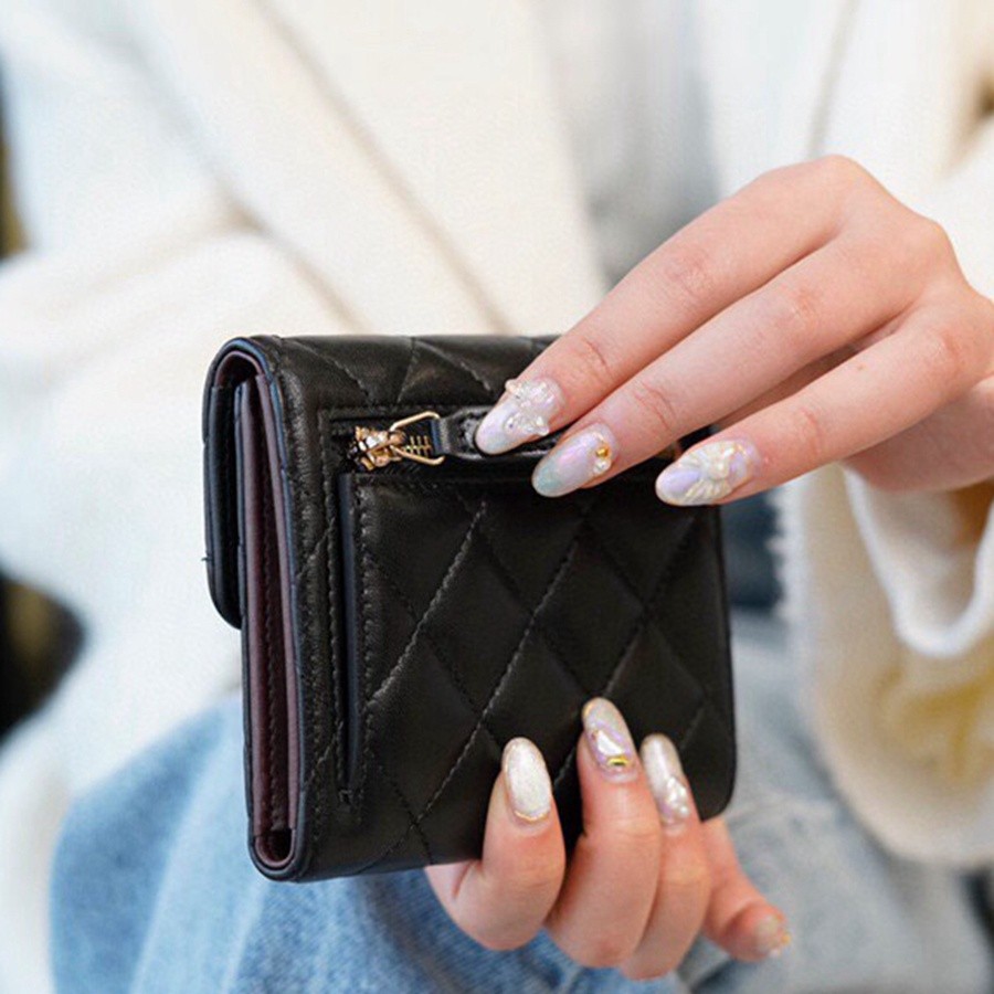 「Classic Flap」經典三折短夾 羊皮黑金_5