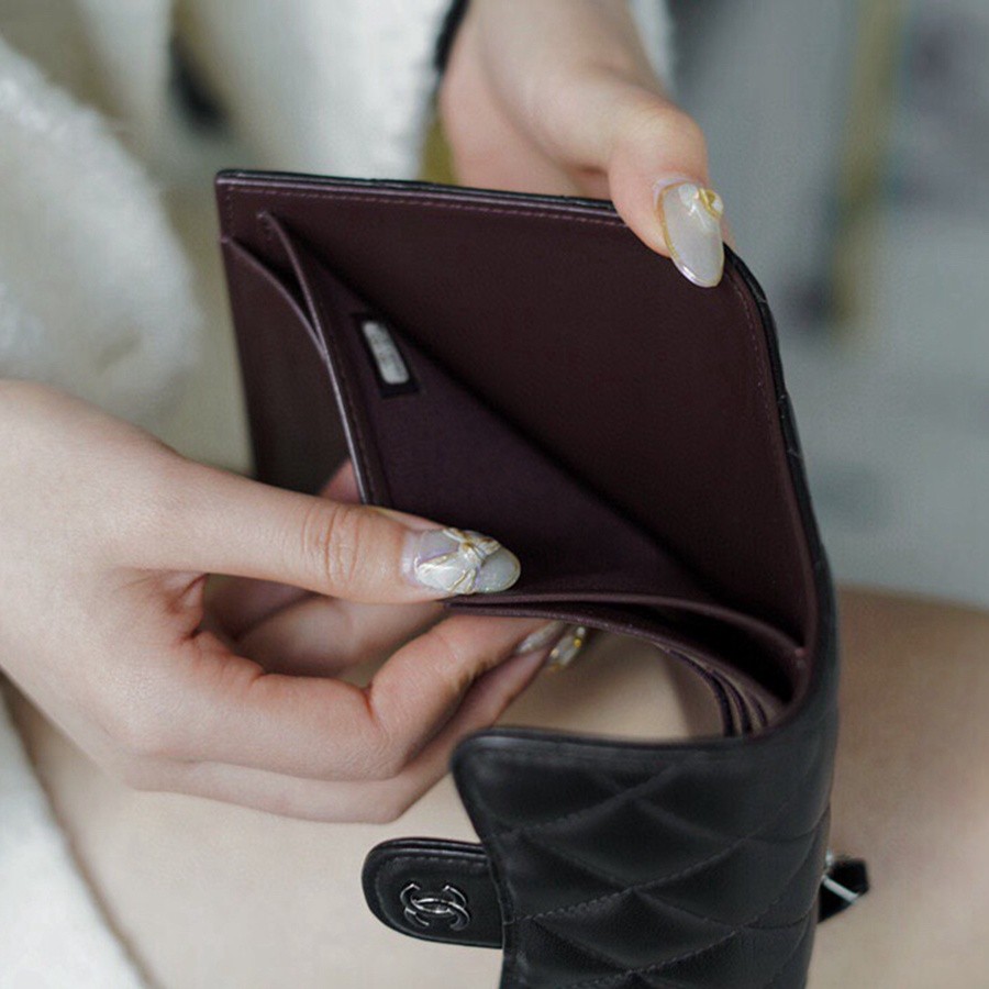 「Classic Flap」經典三折短夾 羊皮黑銀_7