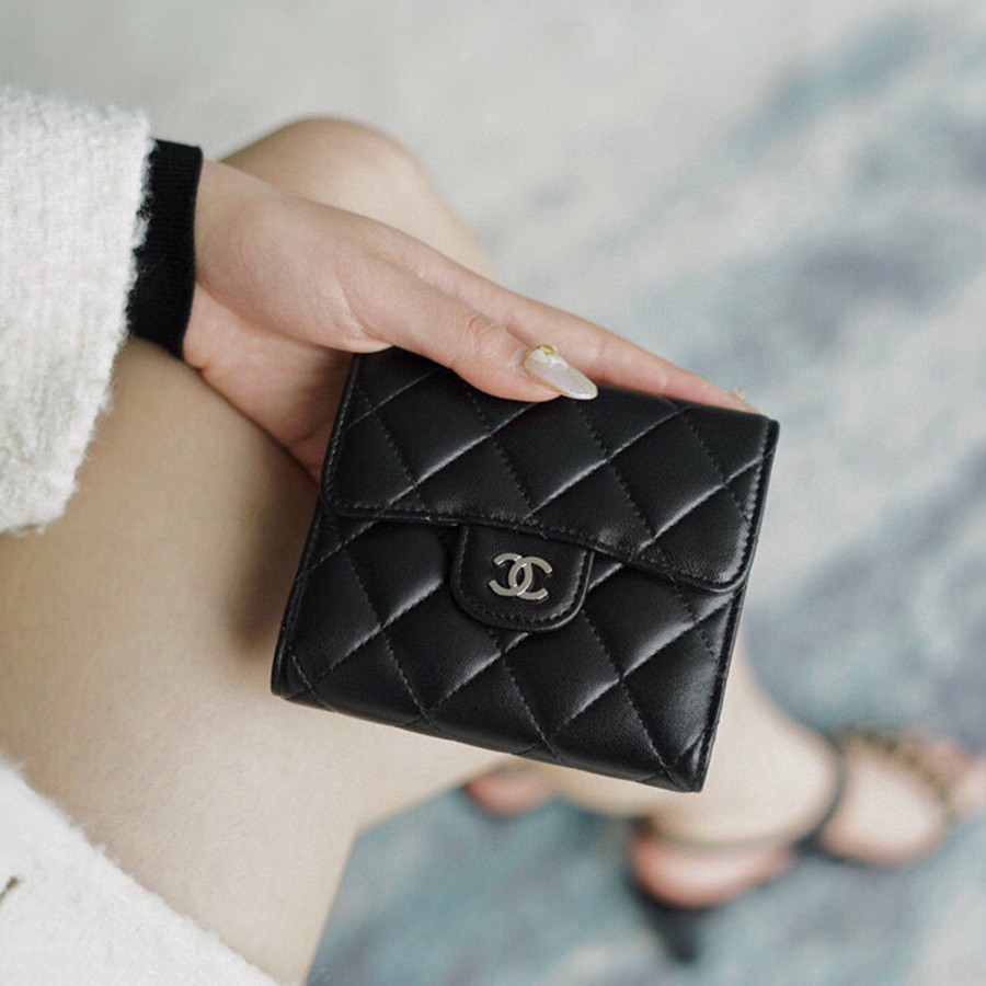 「Classic Flap」經典三折短夾 羊皮黑銀_8