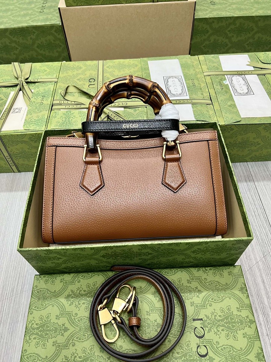 Diana竹節小號肩背包 棕色_3