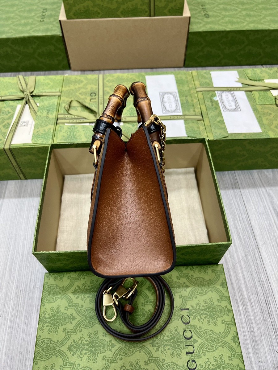 Diana竹節小號肩背包 棕色_4