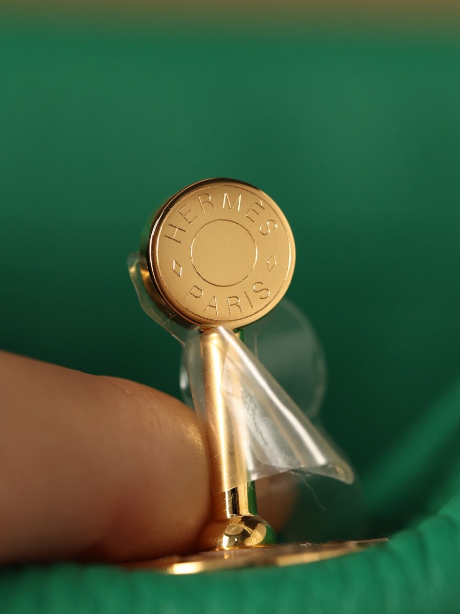 H Lindy 26CM 絲絨綠金扣_30