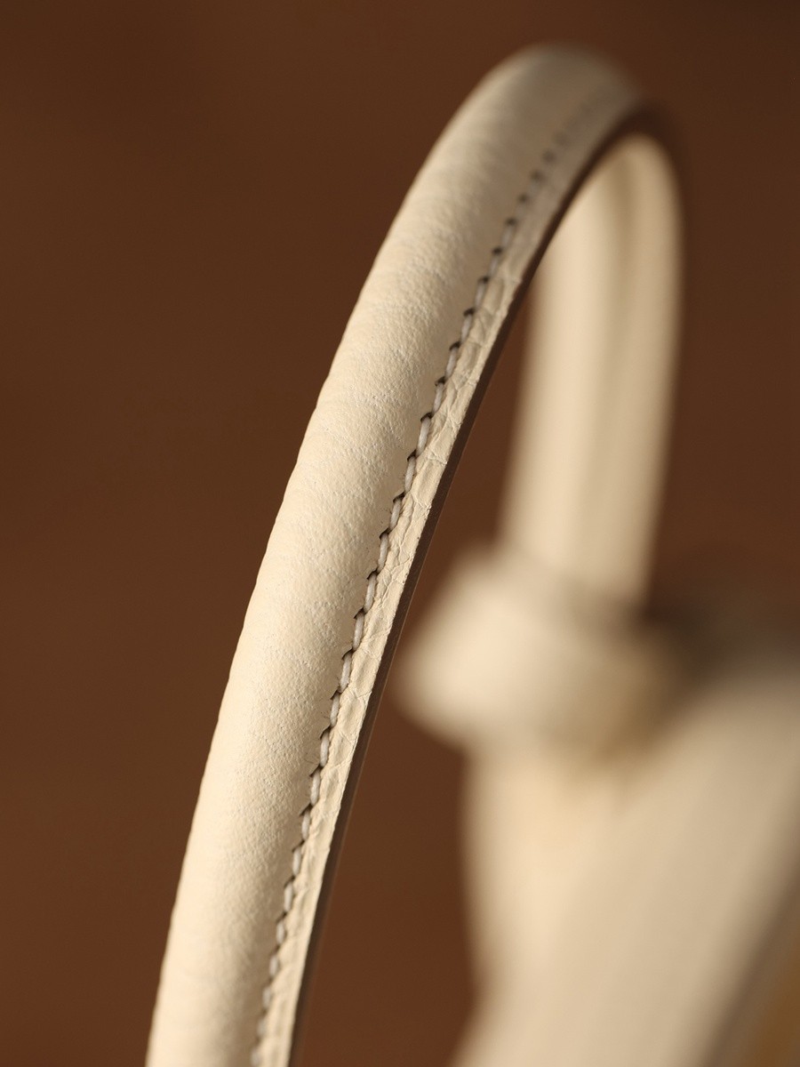 H Lindy 26CM 奶油白金扣_16