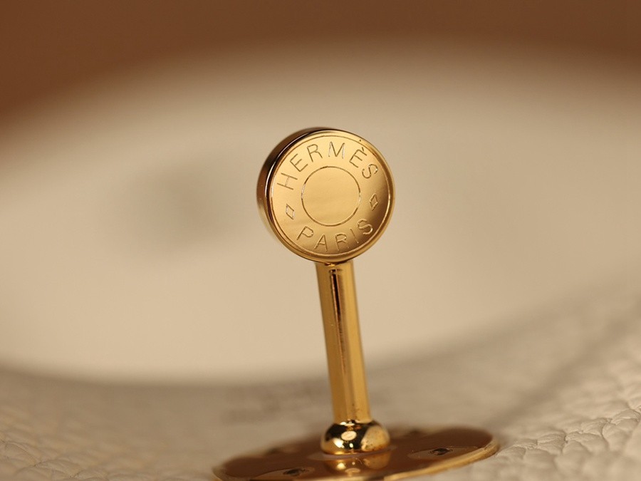 H Lindy 26CM 奶油白金扣_23