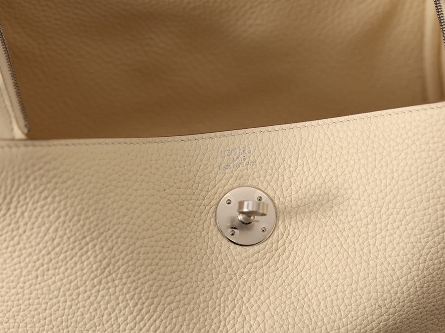 H Lindy 26CM 奶油白銀扣_18