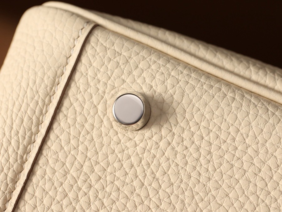 H Lindy 26CM 奶油白銀扣_23