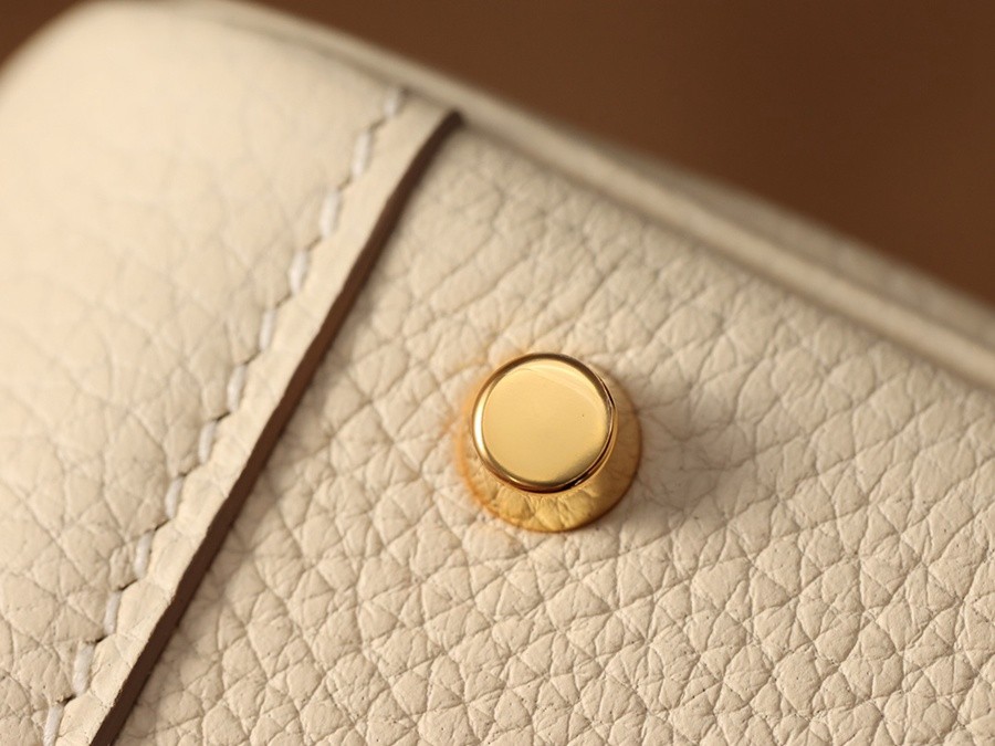 H Lindy Mini 19CM 奶油白金扣_16