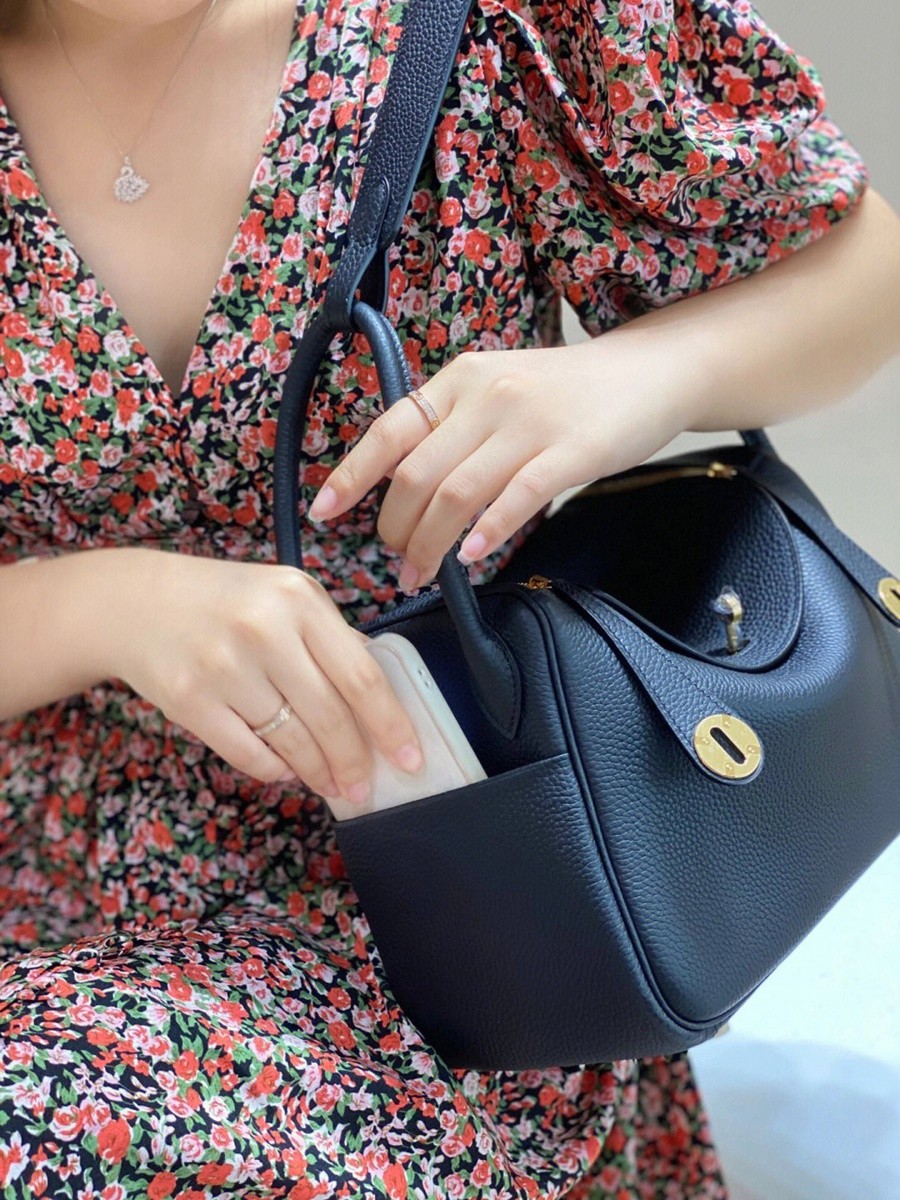 H Lindy 26CM 黑色金扣_26