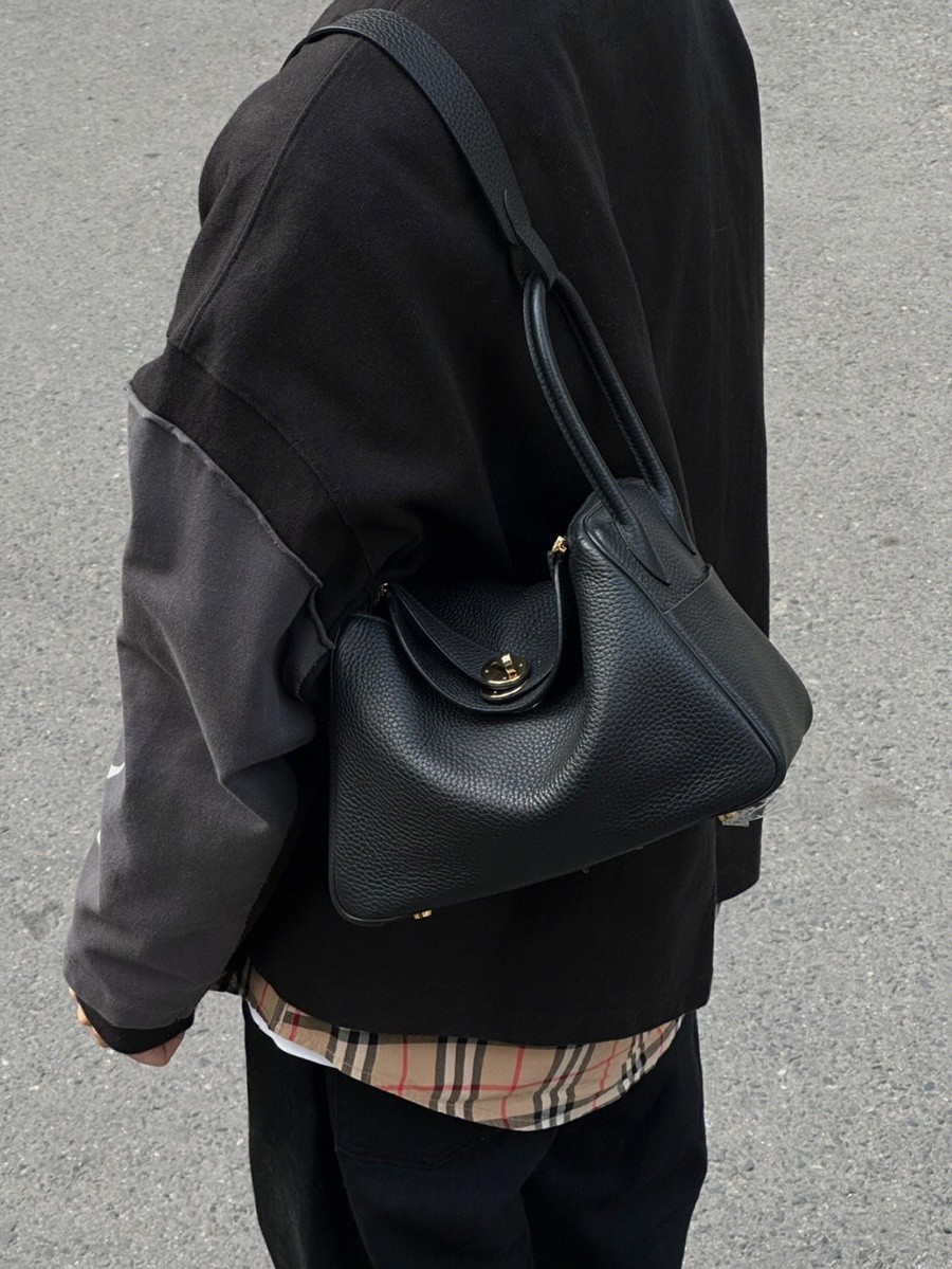 H Lindy 26CM 黑色金扣_29