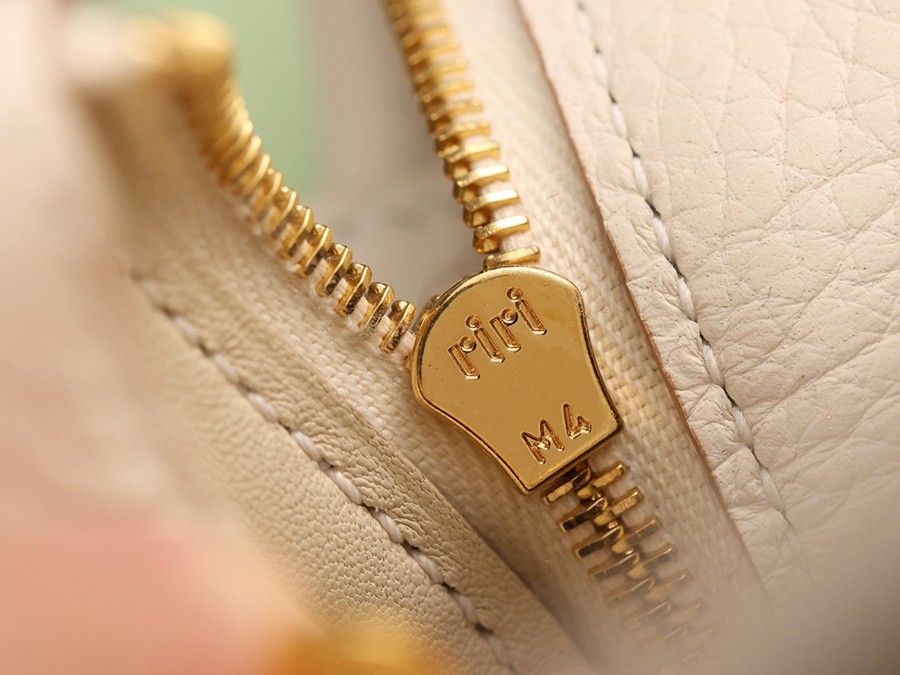 H Lindy Mini 19CM 奶昔白金扣_19