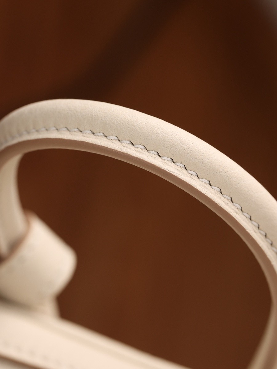 H Lindy Mini 19CM 奶昔白銀扣_12