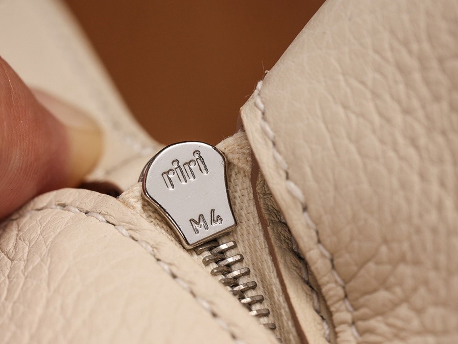 H Lindy Mini 19CM 奶昔白銀扣_16