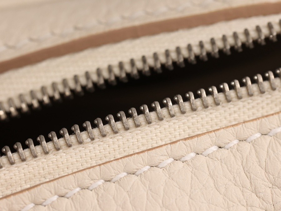 H Lindy Mini 19CM 奶昔白銀扣_15