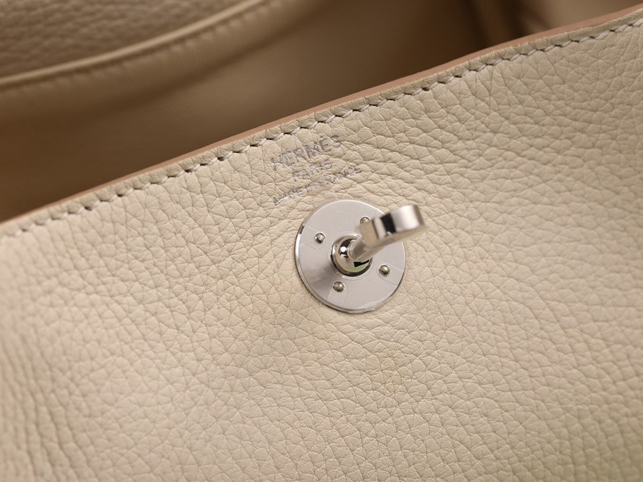 H Lindy Mini 19CM 奶昔白銀扣_18