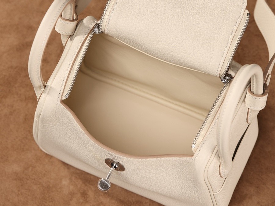 H Lindy Mini 19CM 奶昔白銀扣_24