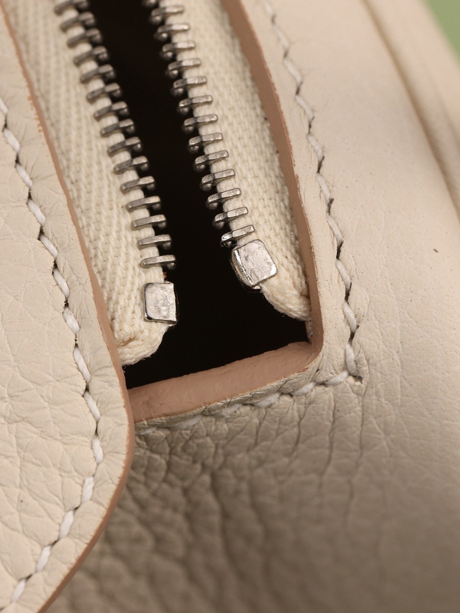 H Lindy Mini 19CM 奶昔白銀扣_21