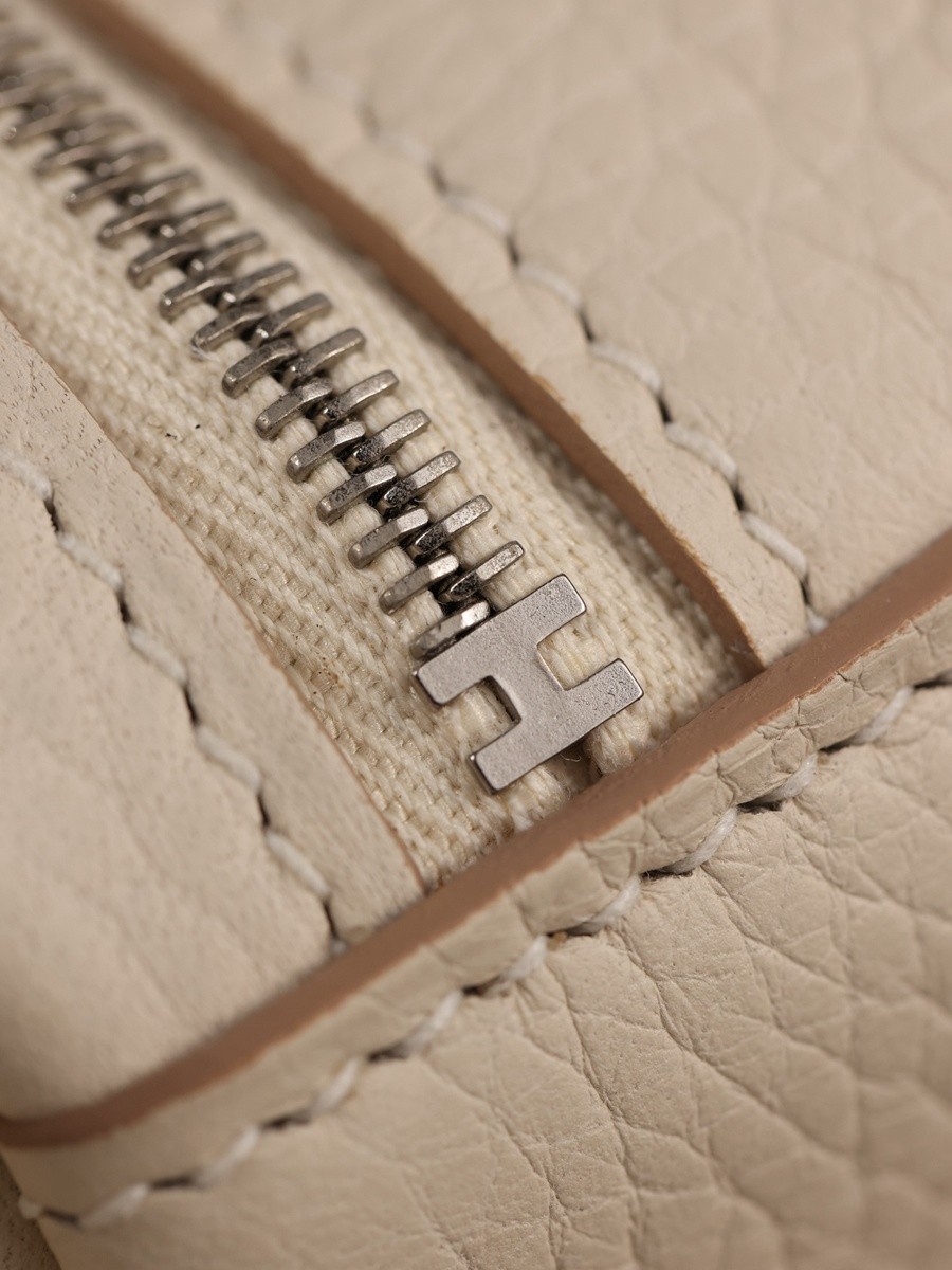 H Lindy 26CM 奶昔白 銀扣_12