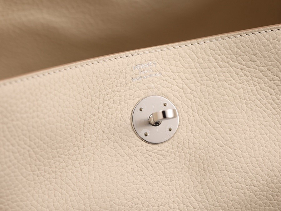 H Lindy 26CM 奶昔白 銀扣_18