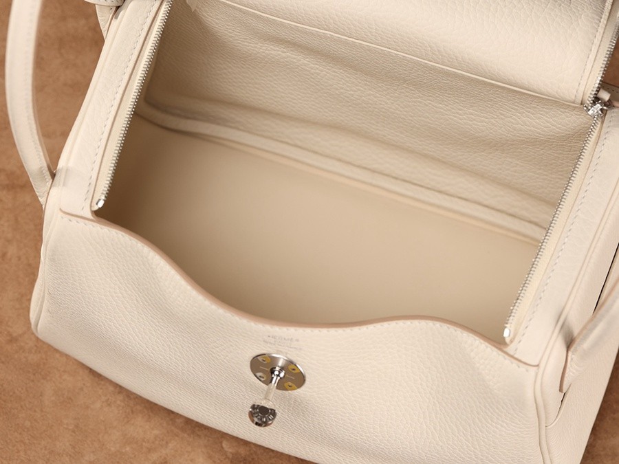 H Lindy 26CM 奶昔白 銀扣_21