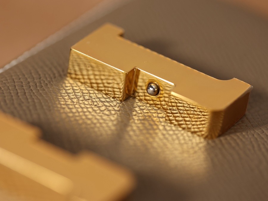 H Constance 19大象灰金扣_15