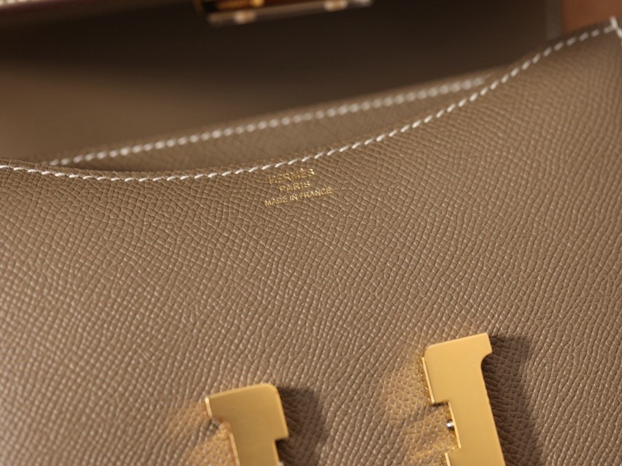 H Constance 19大象灰金扣_14