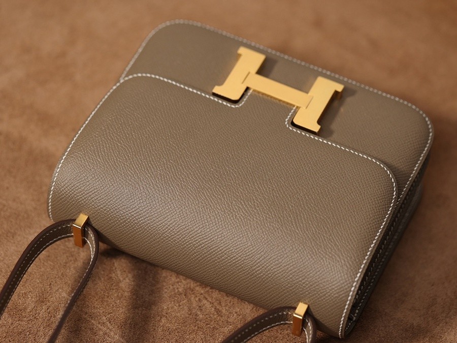 H Constance 19大象灰金扣_21