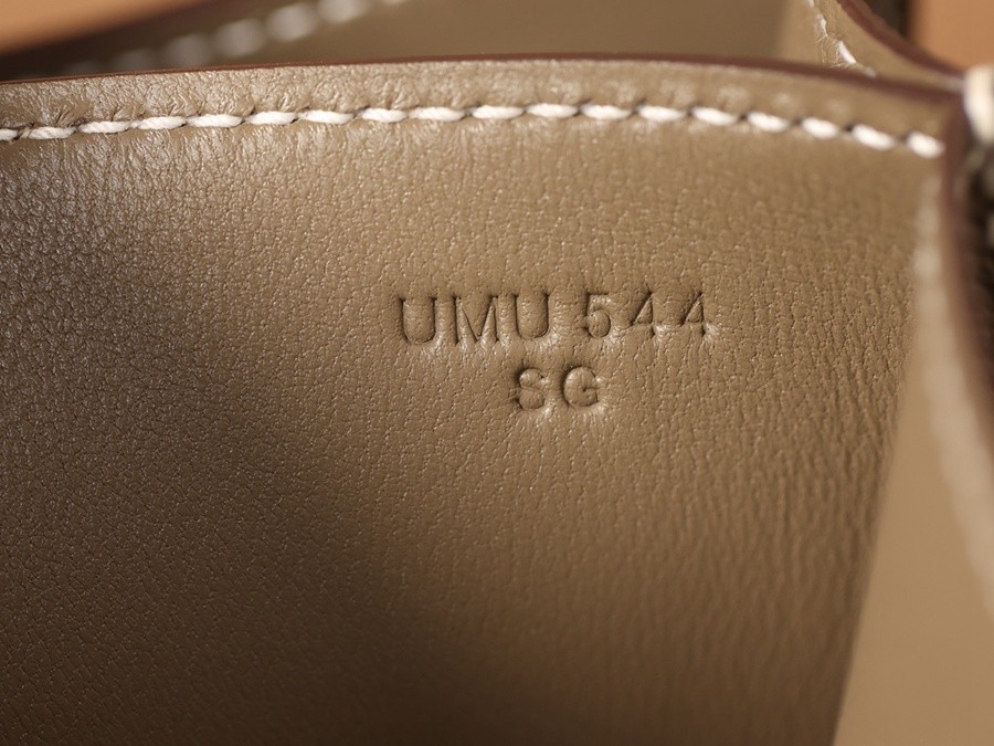 H Constance 19大象灰金扣_25