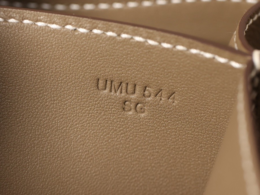 H Constance 19大象灰銀扣_19