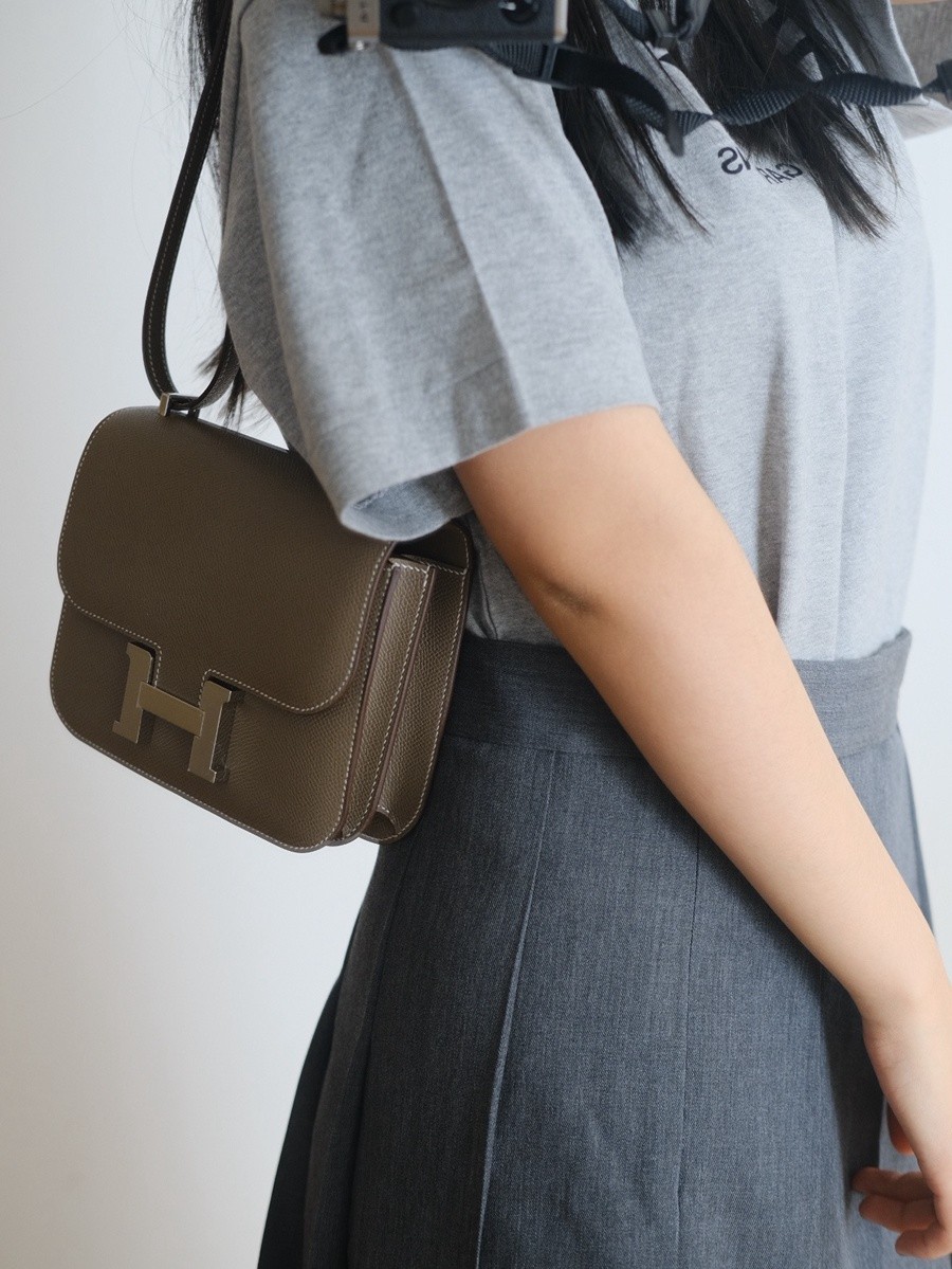 H Constance 19大象灰銀扣_21